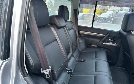 Mitsubishi Pajero IV, 2015 год, 2 580 000 рублей, 11 фотография