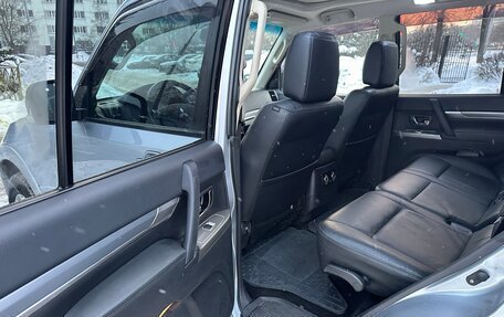 Mitsubishi Pajero IV, 2015 год, 2 580 000 рублей, 19 фотография