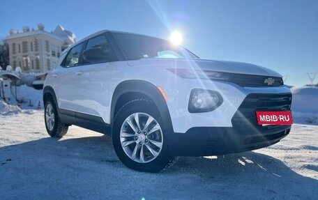 Chevrolet TrailBlazer, 2021 год, 1 800 000 рублей, 2 фотография