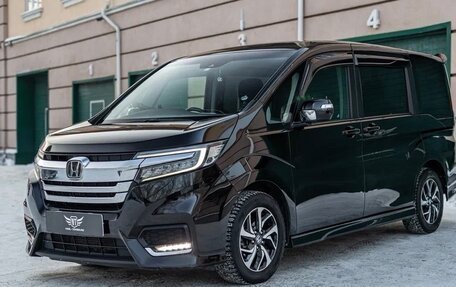 Honda Stepwgn IV, 2018 год, 2 130 000 рублей, 2 фотография