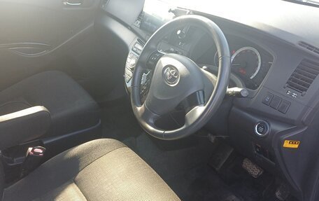 Toyota ISis I, 2011 год, 1 270 000 рублей, 11 фотография