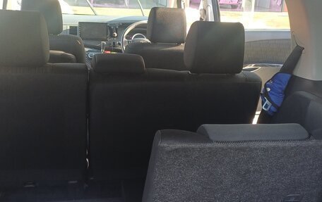 Toyota ISis I, 2011 год, 1 270 000 рублей, 16 фотография