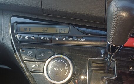 Toyota ISis I, 2011 год, 1 270 000 рублей, 22 фотография