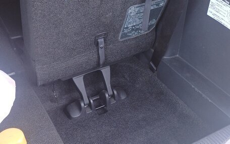 Toyota ISis I, 2011 год, 1 270 000 рублей, 17 фотография