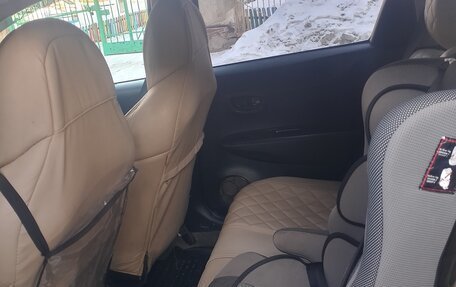 Toyota Vitz, 2013 год, 635 000 рублей, 3 фотография