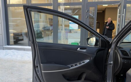 Hyundai Solaris II рестайлинг, 2015 год, 950 000 рублей, 5 фотография