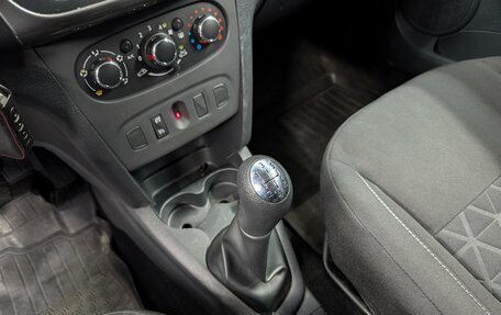 Renault Sandero II рестайлинг, 2017 год, 950 000 рублей, 22 фотография