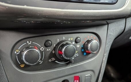 Renault Sandero II рестайлинг, 2017 год, 950 000 рублей, 21 фотография