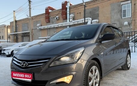 Hyundai Solaris II рестайлинг, 2015 год, 950 000 рублей, 17 фотография