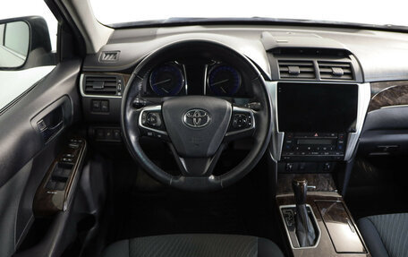 Toyota Camry, 2017 год, 1 998 900 рублей, 10 фотография