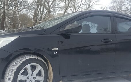 Hyundai Solaris II рестайлинг, 2013 год, 720 000 рублей, 1 фотография