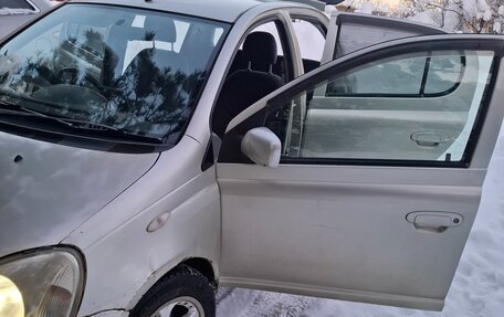 Toyota Vitz, 2002 год, 325 000 рублей, 2 фотография
