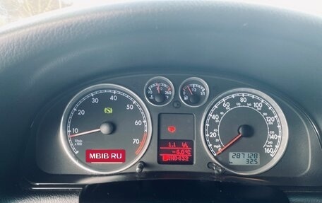 Volkswagen Passat B5+ рестайлинг, 2002 год, 460 000 рублей, 15 фотография