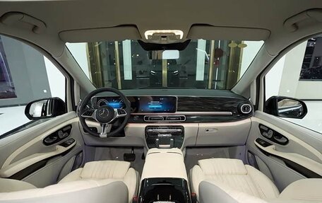 Mercedes-Benz V-Класс, 2024 год, 9 949 133 рублей, 5 фотография