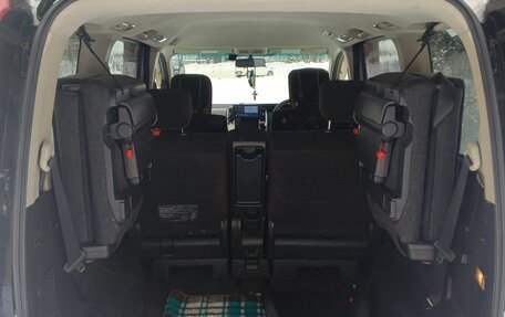 Nissan Serena III, 2010 год, 960 000 рублей, 17 фотография