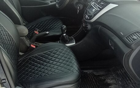 Hyundai Solaris II рестайлинг, 2013 год, 720 000 рублей, 6 фотография