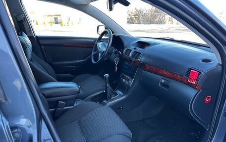 Toyota Avensis III рестайлинг, 2005 год, 525 000 рублей, 18 фотография