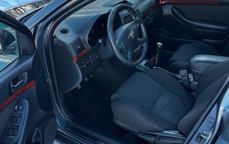 Toyota Avensis III рестайлинг, 2005 год, 525 000 рублей, 17 фотография