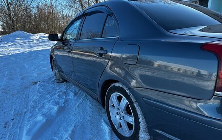 Toyota Avensis III рестайлинг, 2005 год, 525 000 рублей, 24 фотография