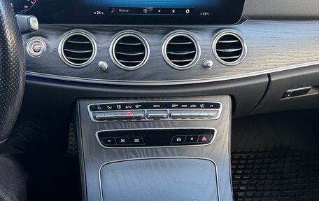 Mercedes-Benz E-Класс, 2020 год, 4 500 000 рублей, 12 фотография