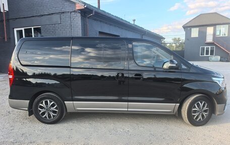 Hyundai H-1 II рестайлинг, 2021 год, 3 350 000 рублей, 3 фотография