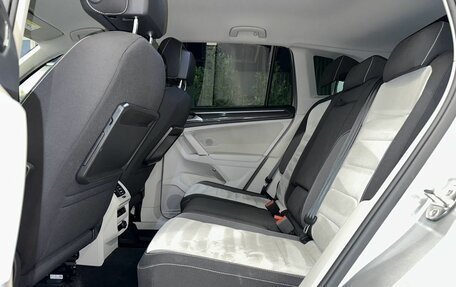 Volkswagen Tiguan II, 2017 год, 2 650 000 рублей, 19 фотография