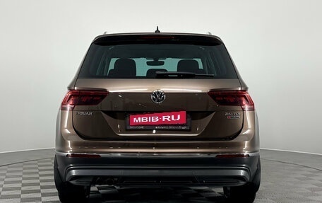 Volkswagen Tiguan II, 2017 год, 2 780 000 рублей, 6 фотография