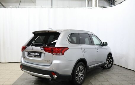 Mitsubishi Outlander III рестайлинг 3, 2018 год, 2 795 000 рублей, 4 фотография