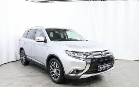 Mitsubishi Outlander III рестайлинг 3, 2018 год, 2 795 000 рублей, 3 фотография