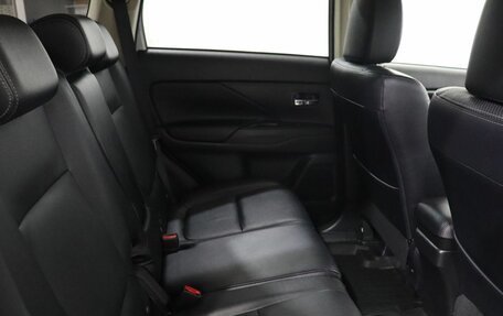 Mitsubishi Outlander III рестайлинг 3, 2018 год, 2 795 000 рублей, 22 фотография