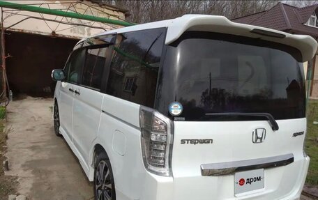 Honda Stepwgn IV, 2013 год, 1 800 000 рублей, 3 фотография