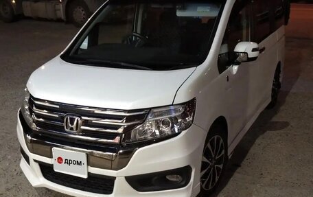 Honda Stepwgn IV, 2013 год, 1 800 000 рублей, 2 фотография