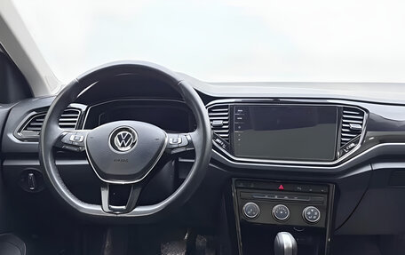 Volkswagen T-Roc I, 2023 год, 2 206 000 рублей, 7 фотография