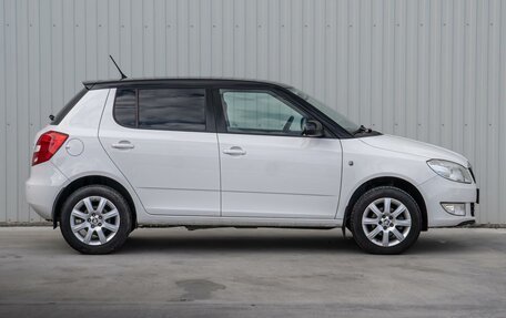 Skoda Fabia II, 2013 год, 830 000 рублей, 5 фотография