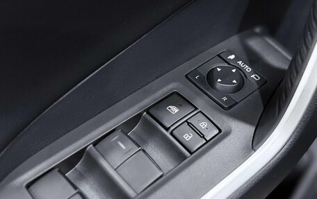 Toyota RAV4, 2025 год, 4 400 000 рублей, 24 фотография