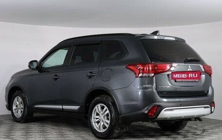 Mitsubishi Outlander III рестайлинг 3, 2021 год, 2 699 000 рублей, 6 фотография