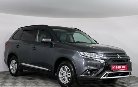 Mitsubishi Outlander III рестайлинг 3, 2021 год, 2 699 000 рублей, 3 фотография