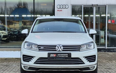 Volkswagen Touareg III, 2016 год, 3 690 000 рублей, 2 фотография