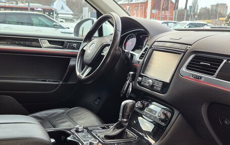 Volkswagen Touareg III, 2016 год, 3 690 000 рублей, 38 фотография