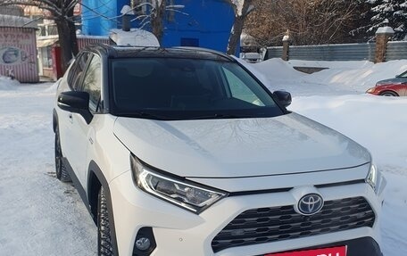 Toyota RAV4, 2020 год, 3 850 000 рублей, 1 фотография
