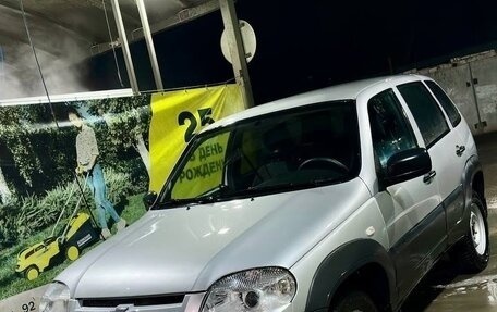 Chevrolet Niva I рестайлинг, 2019 год, 740 000 рублей, 1 фотография