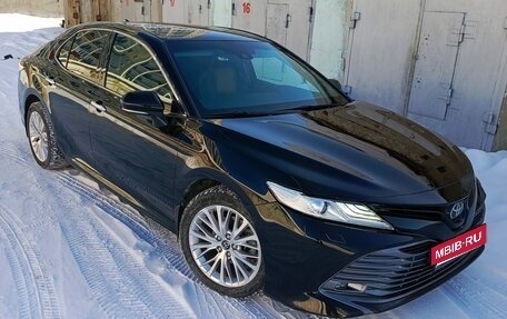 Toyota Camry, 2018 год, 2 790 000 рублей, 2 фотография