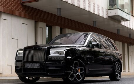 Rolls-Royce Cullinan, 2022 год, 35 000 000 рублей, 2 фотография