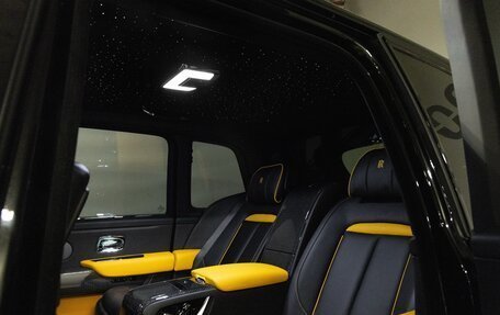 Rolls-Royce Cullinan, 2022 год, 35 000 000 рублей, 9 фотография