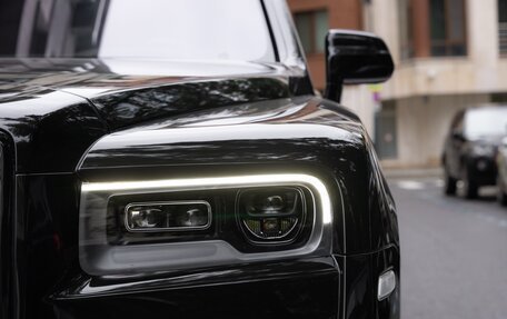 Rolls-Royce Cullinan, 2022 год, 35 000 000 рублей, 5 фотография