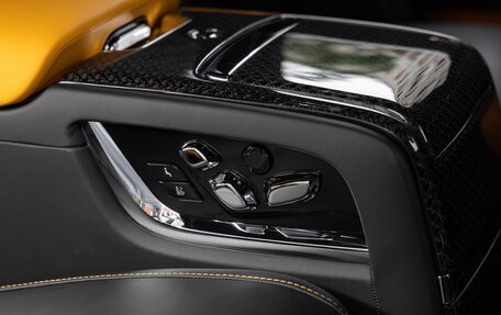 Rolls-Royce Cullinan, 2022 год, 35 000 000 рублей, 16 фотография