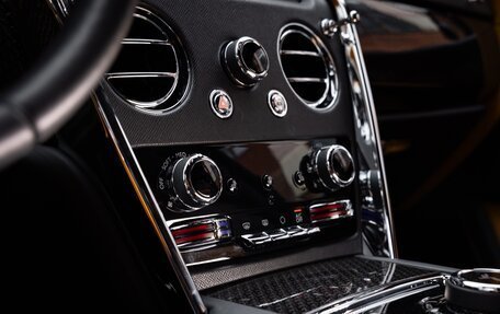 Rolls-Royce Cullinan, 2022 год, 35 000 000 рублей, 19 фотография