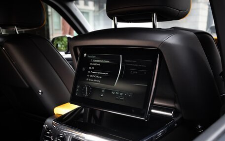 Rolls-Royce Cullinan, 2022 год, 35 000 000 рублей, 18 фотография