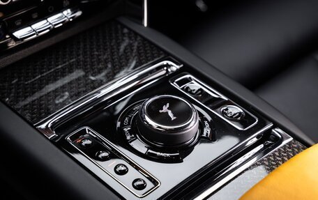 Rolls-Royce Cullinan, 2022 год, 35 000 000 рублей, 20 фотография