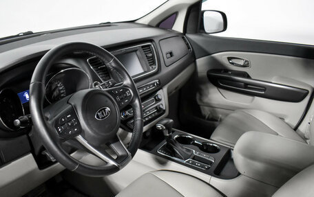 KIA Carnival III, 2019 год, 2 600 000 рублей, 9 фотография